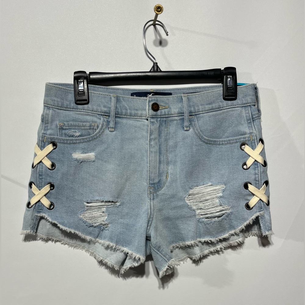 Hollister Light Blue Jean Shorts Womens. Size 7 (Waist 28”) New with tags